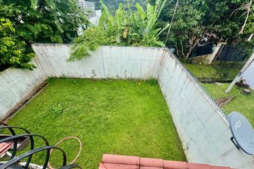 DOUBLE STOREY TERRACE HOUSE TAMAN WANGSA UKAY AMPANG. (near Giant Bukit Antarabangsa)