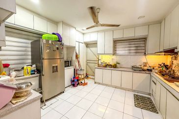 RENOVATED Double Storey Terrace Taman Selayang Indah, Selayang