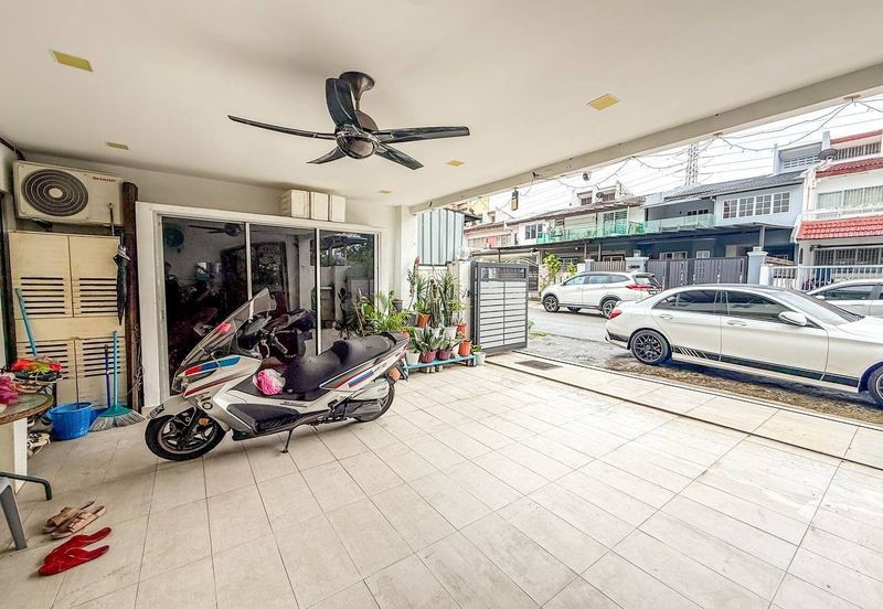 RENOVATED Double Storey Terrace Taman Selayang Indah, Selayang