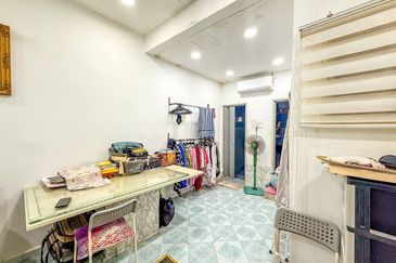 RENOVATED Double Storey Terrace Taman Selayang Indah, Selayang