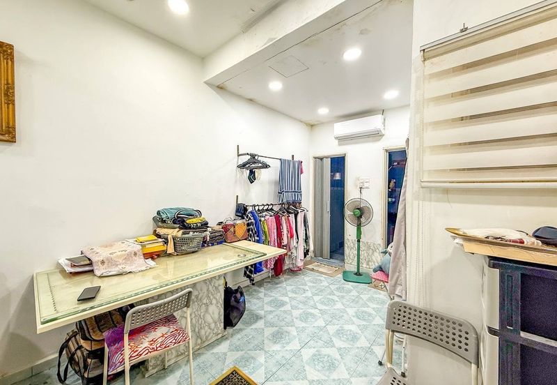 RENOVATED Double Storey Terrace Taman Selayang Indah, Selayang