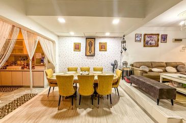 RENOVATED Double Storey Terrace Taman Selayang Indah, Selayang