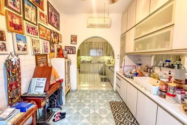 RENOVATED Double Storey Terrace Taman Selayang Indah, Selayang