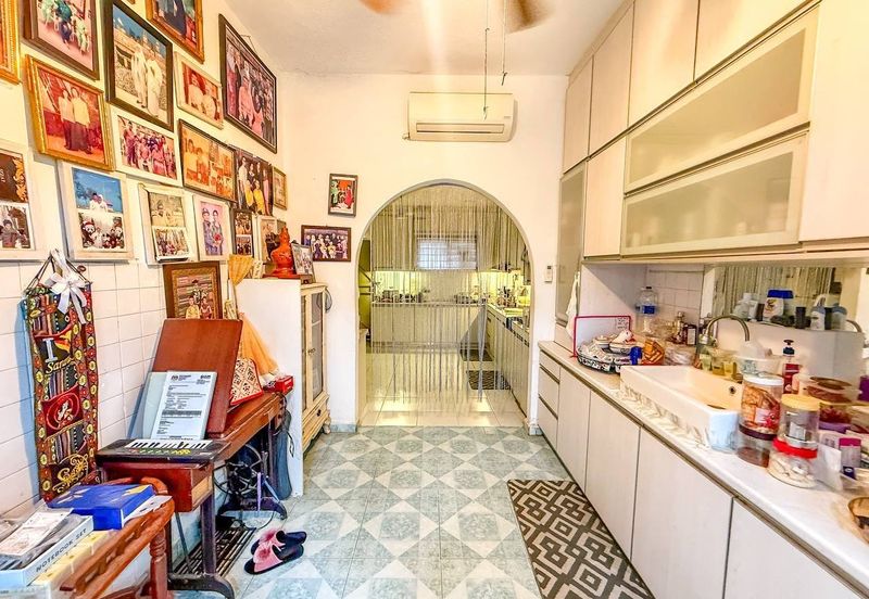 RENOVATED Double Storey Terrace Taman Selayang Indah, Selayang