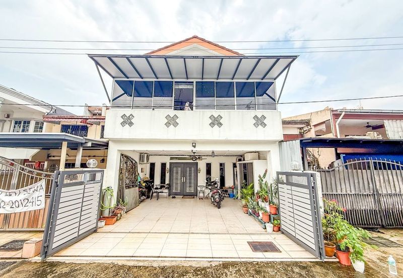 RENOVATED Double Storey Terrace Taman Selayang Indah, Selayang
