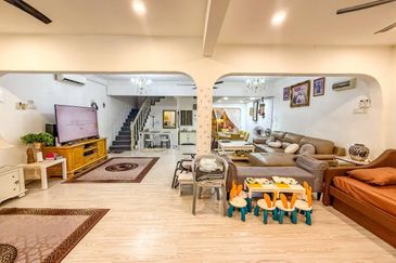 RENOVATED Double Storey Terrace Taman Selayang Indah, Selayang