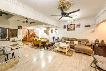 RENOVATED Double Storey Terrace Taman Selayang Indah, Selayang