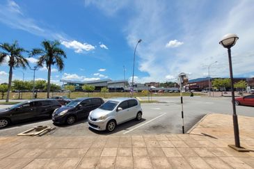 CORNER LOT! 2nd & 3rd Floor Shoplot @ Taipan Senawang (Senawang Commercial Park), Senawang