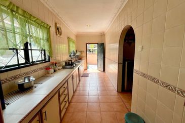 Jalan Rimba Riang 9/12