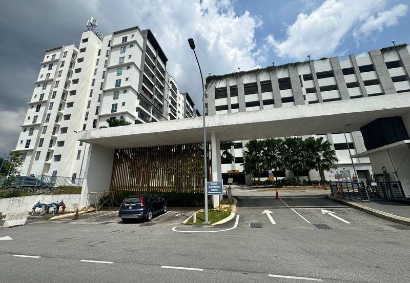 Puncak Hijauan (Hijauan Heights)