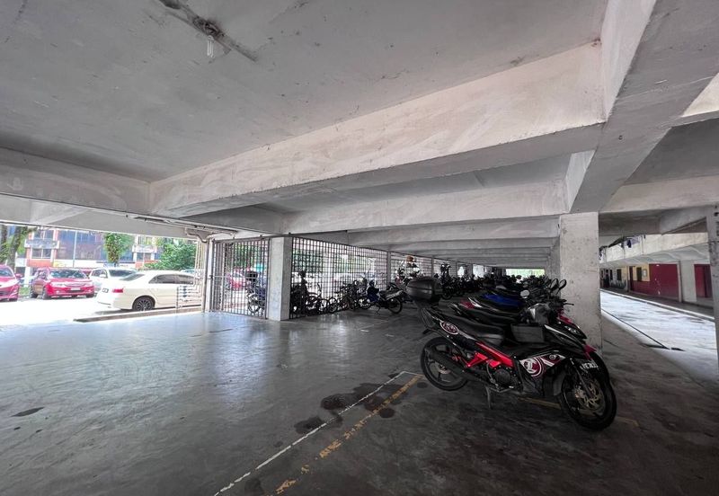 Taman Subang Perdana Flat