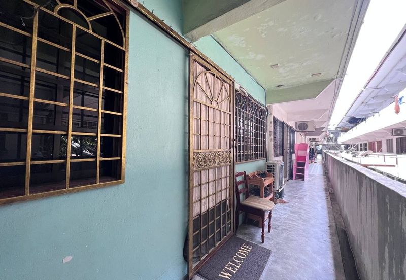 Taman Subang Perdana Flat