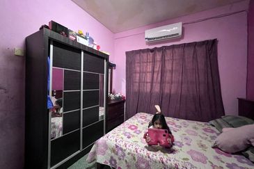 Taman Subang Perdana Flat