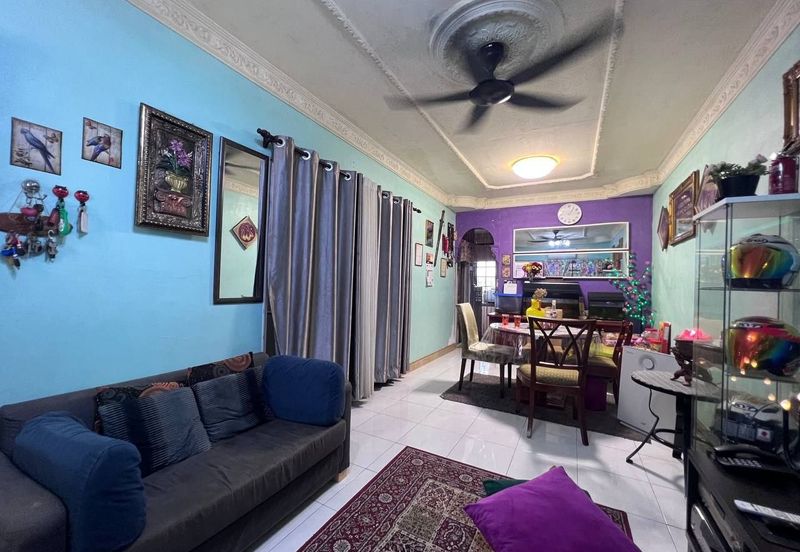 Taman Subang Perdana Flat