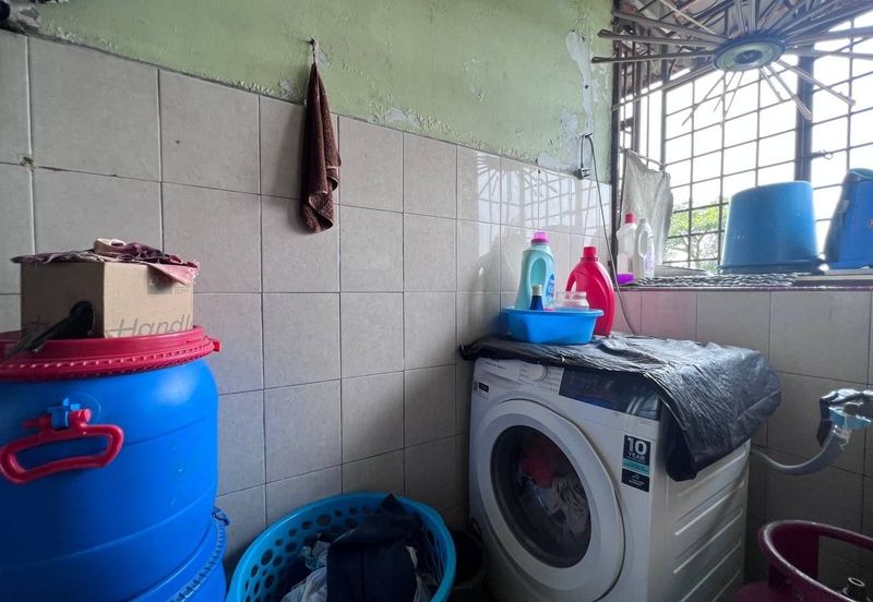 Taman Subang Perdana Flat