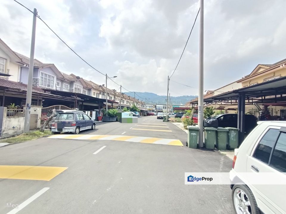 Townhouse (upper unit) Taman Lagenda Suria, Hulu Langat, Selangor, Hulu Langat