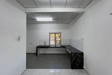 LEVEL 1 SHOP LOT APARTMENT JALAN SERI JAYA BUKIT KAPAR KLANG