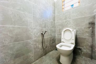 LEVEL 1 SHOP LOT APARTMENT JALAN SERI JAYA BUKIT KAPAR KLANG