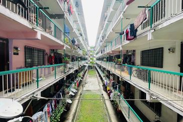 FLAT GUGUSAN CEMPAKA 5 KOTA DAMANSARA