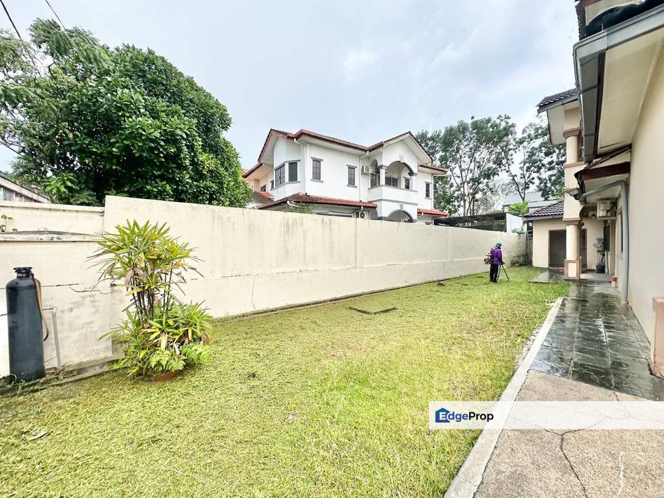 Renovated | Double Storey Semi D Taman Puncak Utama Kajang, Selangor, Kajang