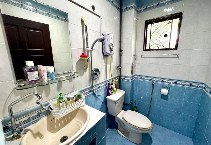 Putra Hill Residency