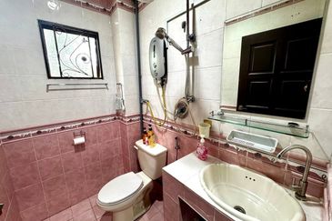 Putra Hill Residency