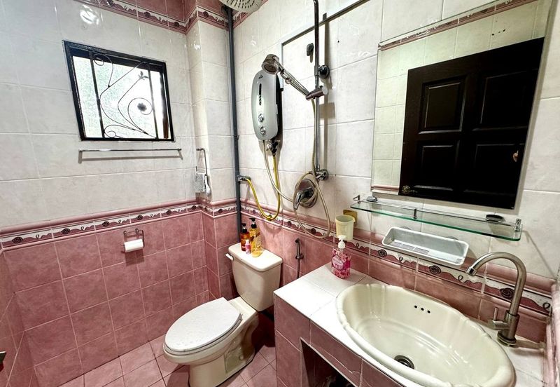 Putra Hill Residency