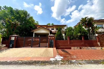 Putra Hill Residency