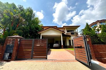 Putra Hill Residency