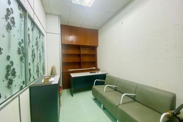 TAMAN MELAWATI 4 STOREY SHOP LOT