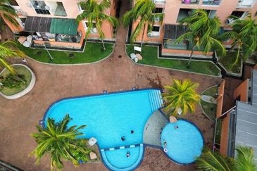 City Garden Palm Villa Condominium