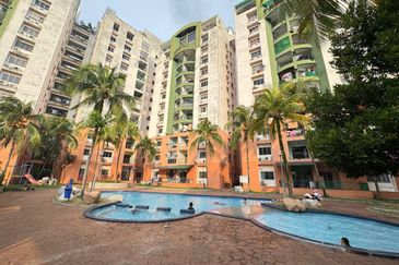 City Garden Palm Villa Condominium
