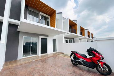 Brand New & Facing open | 🏡 Dua Ruby Parkhomes Residence @ Taman Ruby Dengkil for sale 