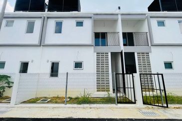 Brand New & Facing open | 🏡 Dua Ruby Parkhomes Residence @ Taman Ruby Dengkil for sale 