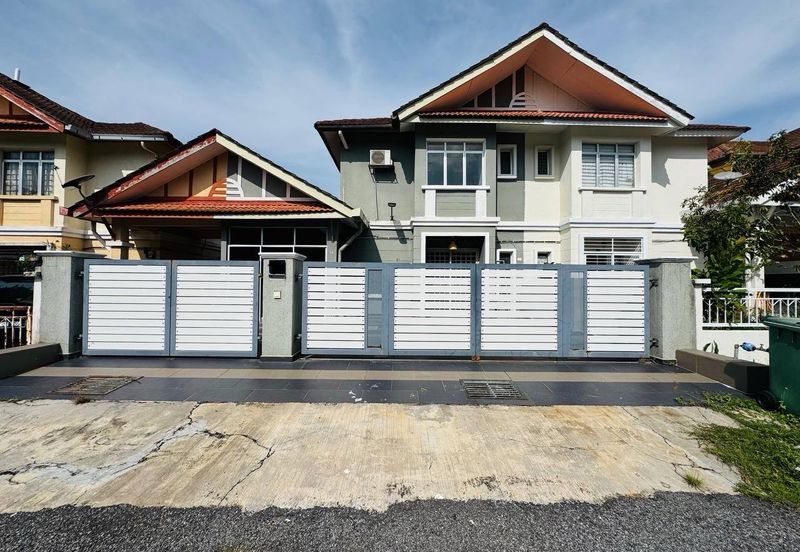 Renovated | Semi D Cluster Lorong Az Zaharah Puncak Alam