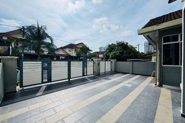 Renovated | Semi D Cluster Lorong Az Zaharah Puncak Alam