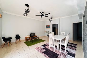 Renovated | Semi D Cluster Lorong Az Zaharah Puncak Alam