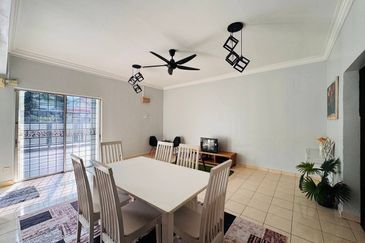 Renovated | Semi D Cluster Lorong Az Zaharah Puncak Alam