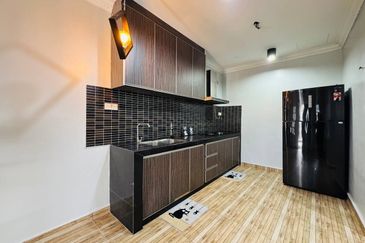 Renovated | Semi D Cluster Lorong Az Zaharah Puncak Alam