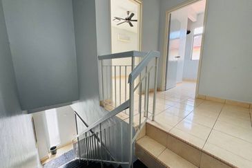 Renovated | Semi D Cluster Lorong Az Zaharah Puncak Alam