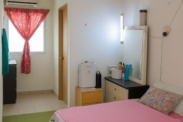 Ayu Puri, Alam Nusantara