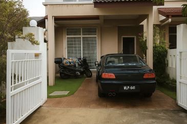 Ayu Puri, Alam Nusantara