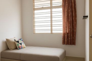 Ayu Puri, Alam Nusantara