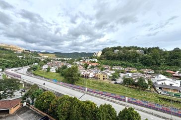 Residensi Bistaria, Ukay Bistari