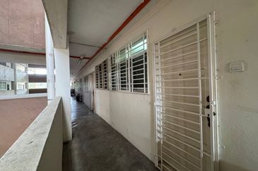 Residensi Bistaria, Ukay Bistari