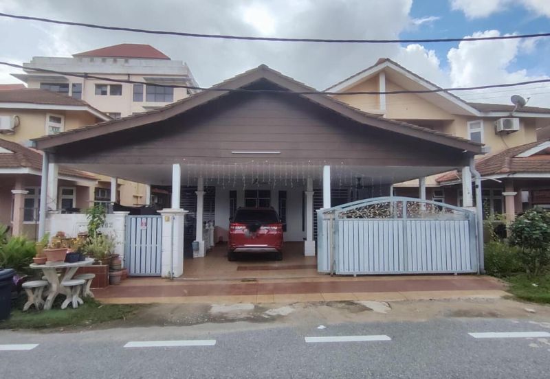 Semi D Double Storey Taman MBKT Chendering Kuala Terengganu , Terengganu
