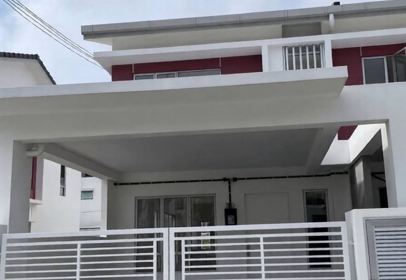 Double Storey Terrace END LOT Taman Tiara Sendayan, Seremban