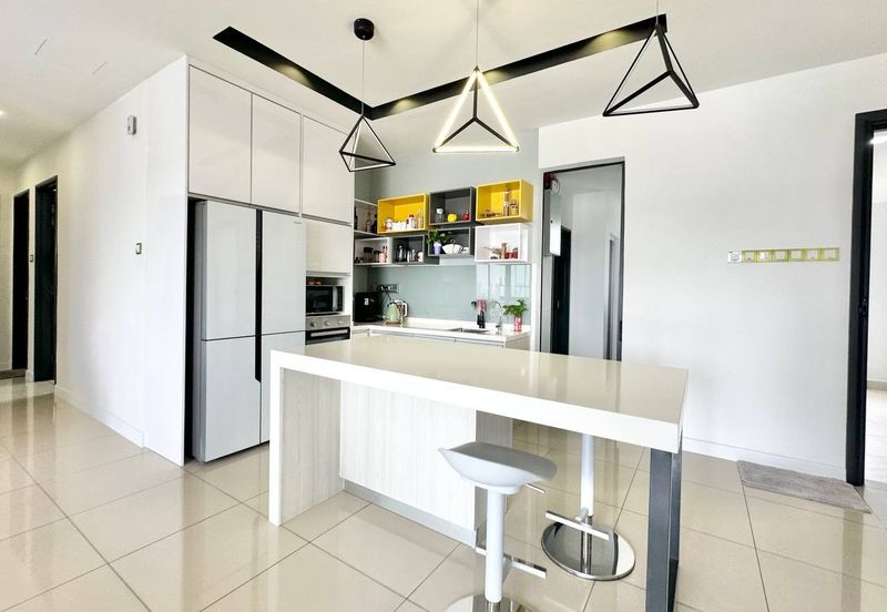 16 Quartz Melawati Condominium