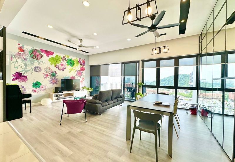 16 Quartz Melawati Condominium