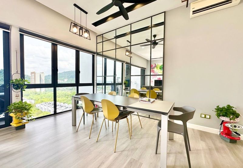 16 Quartz Melawati Condominium